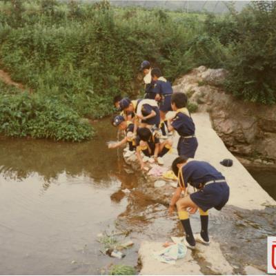 1988년 6월18일 원천국민학교 보이스카웃트 아침조회 후 세수하기