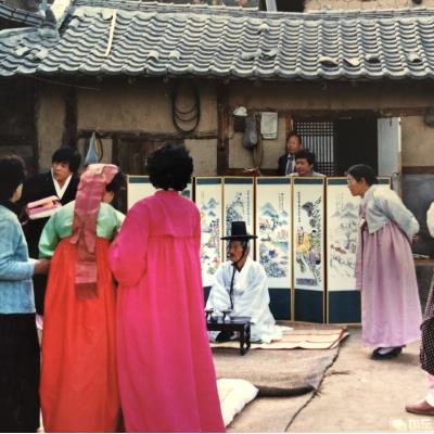 1986년 3월 안동 외할머니 집 마당 결혼식