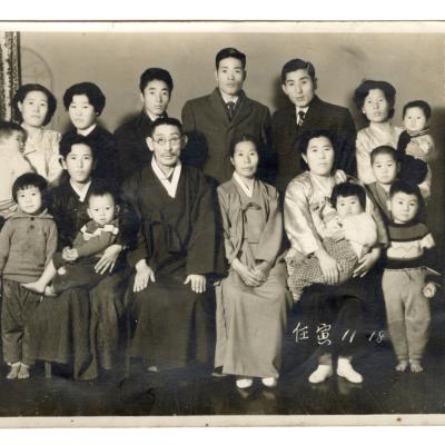 1962년 11월 18일 어머니의 가족사진