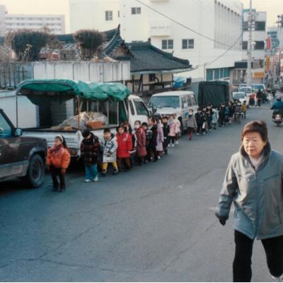 가톨릭 상지대학교 올라가는 골목 유치원생 등교길(마리스타 학생회관 - 정문) 1990년대