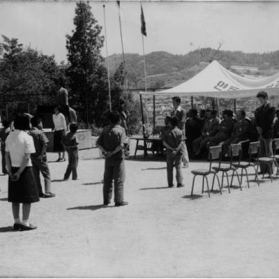 천주교 안동교구 두봉 주교 안동농아학교 행사 참석 1972년