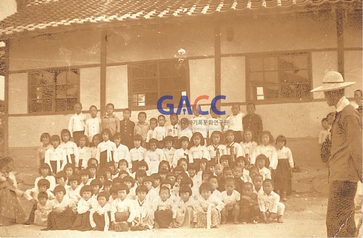 1958년 수동교회 주일학교 학생들 작은그림