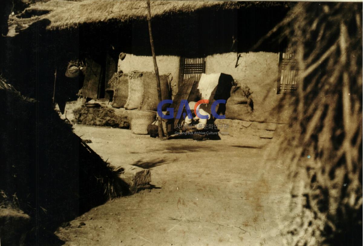1960년대 임동면 마령리 음지마 문병태 씨 집 작은그림