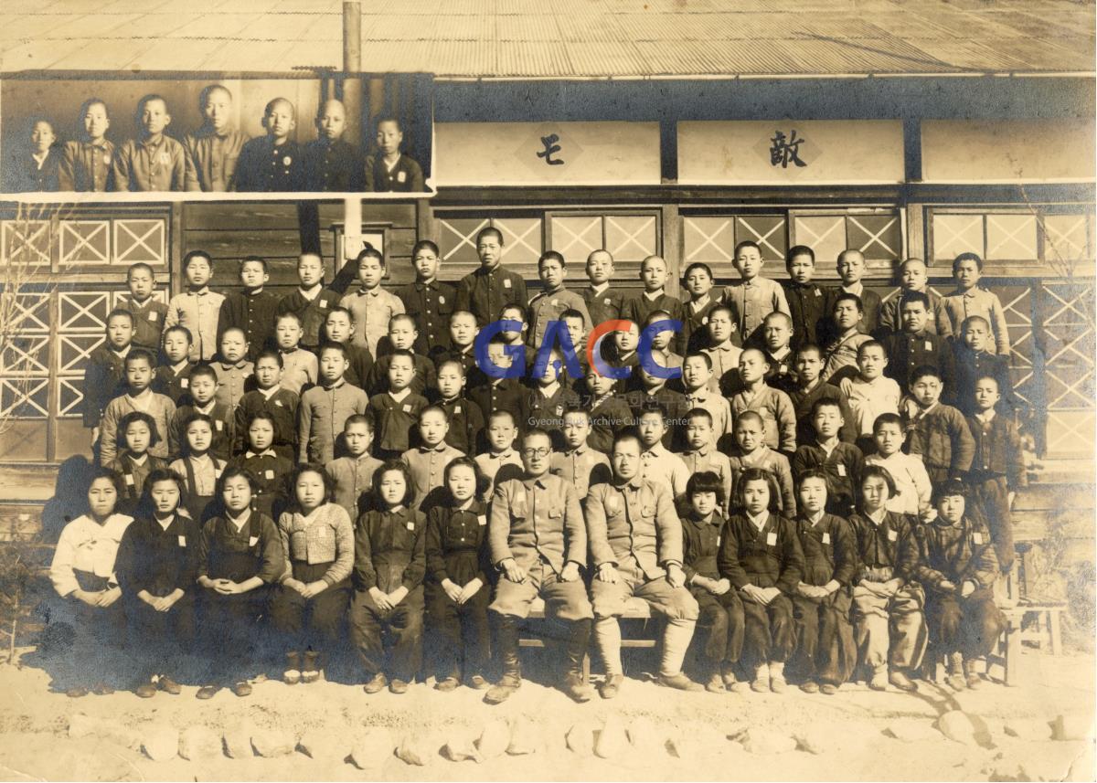 1941년 풍산공립국민학교 제8회 졸업기념 작은그림