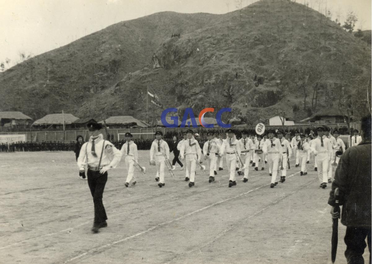 1966년 제13회 안동시민체육대회 中 경안고등학교 악대부 안동중학교 입성 작은그림