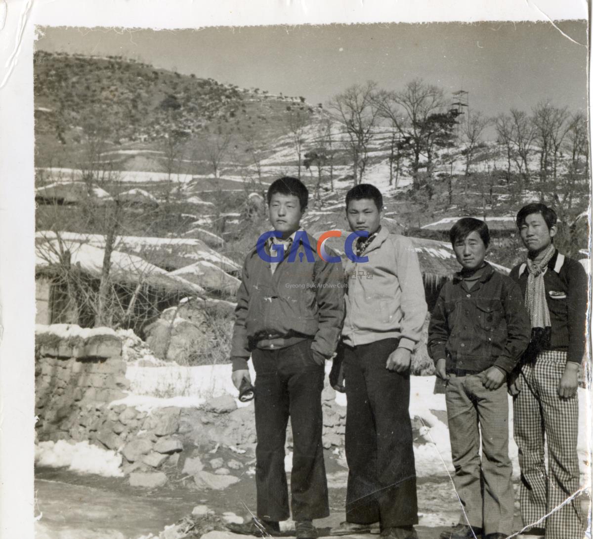 1973년경 고등학교 시절 동네 친구들과 작은그림