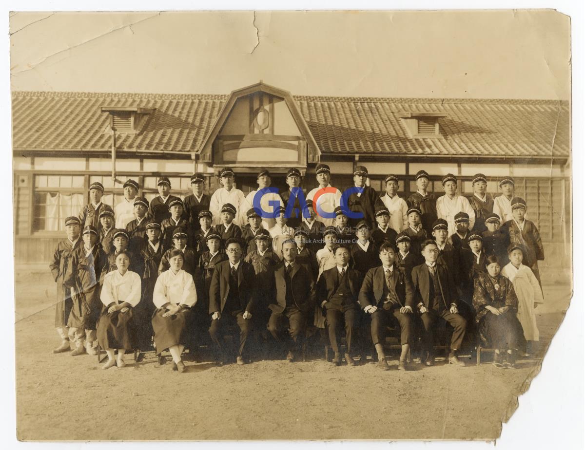 1920년대 의성의 학교 단체사진 작은그림