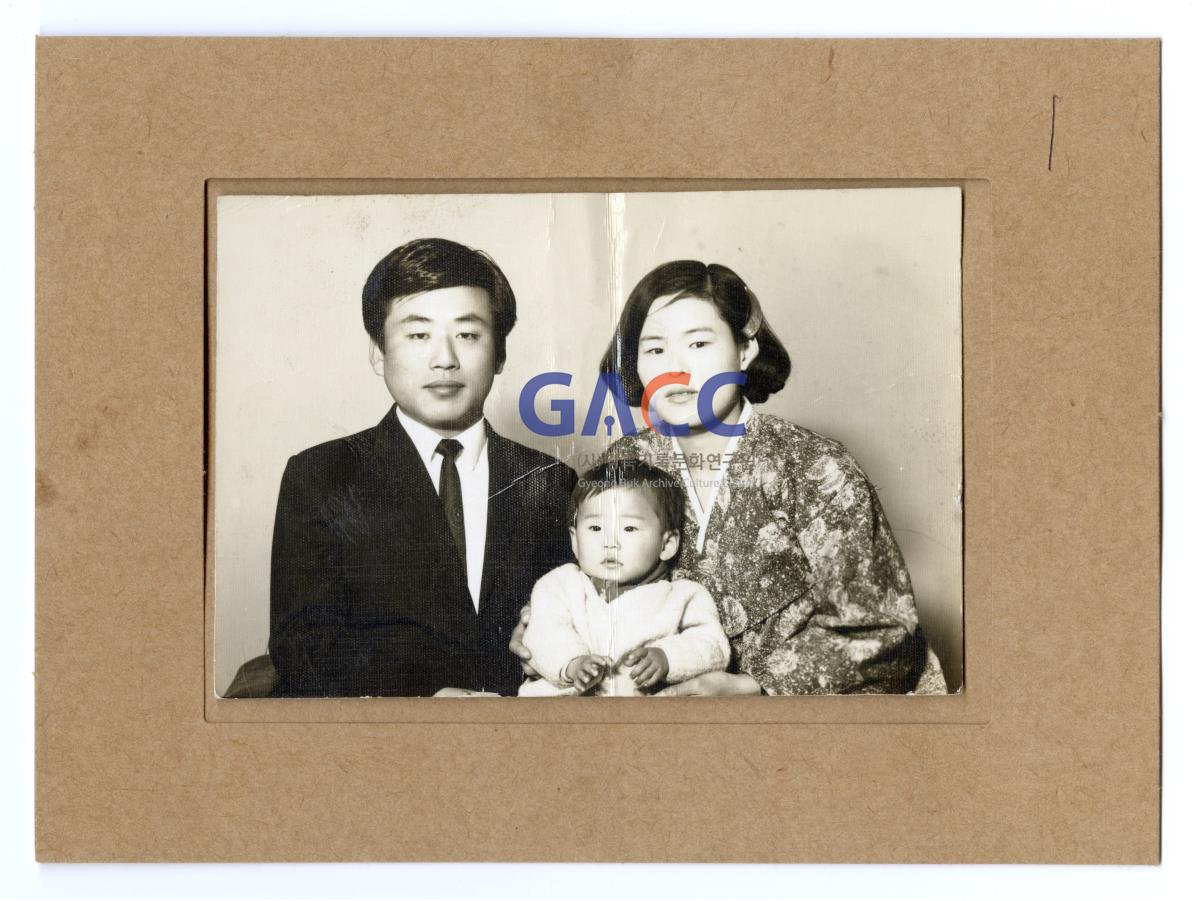 1970년 첫 돌 기념 가족사진 작은그림