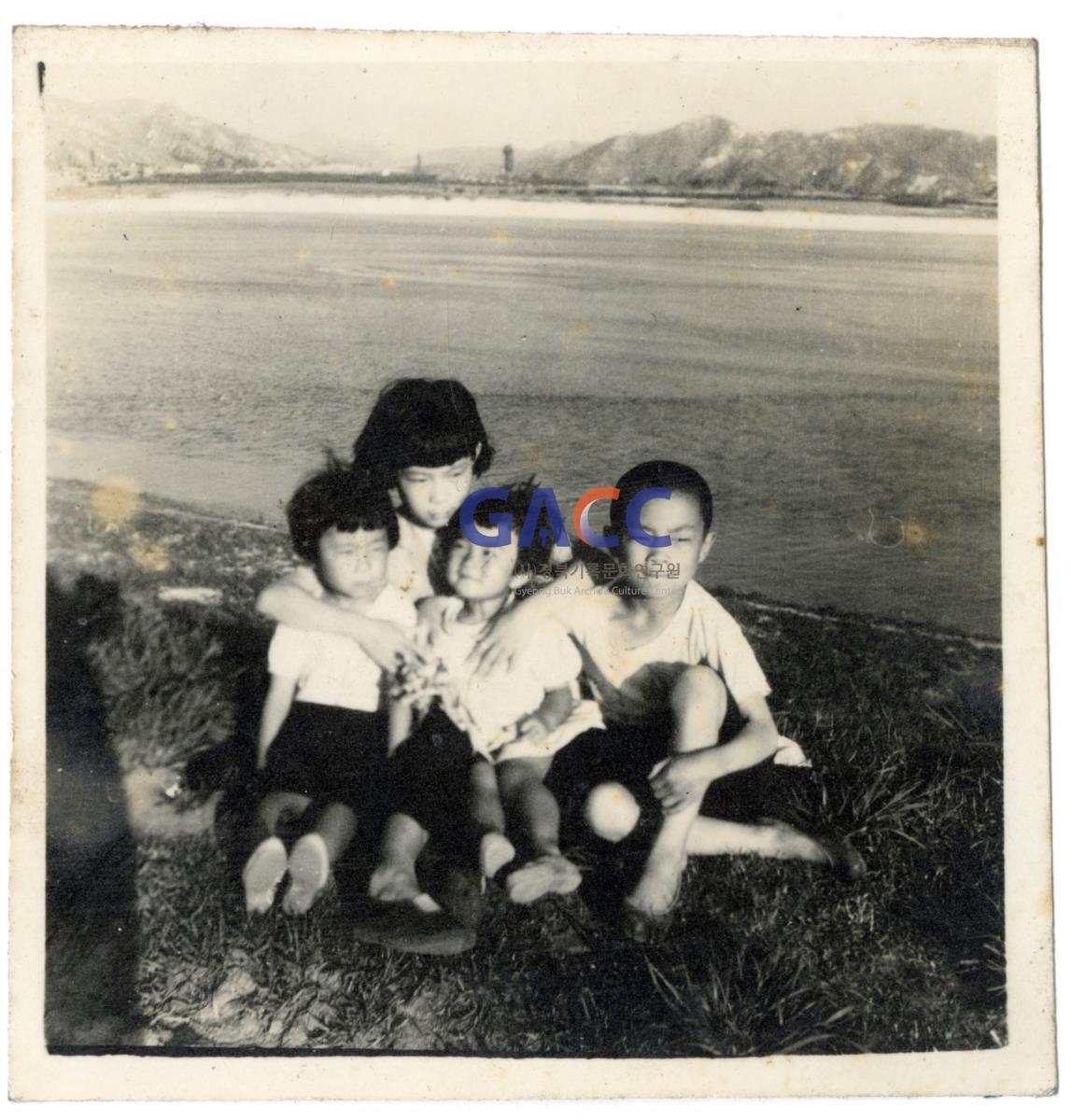 1950년대 낙동강변에서 작은그림