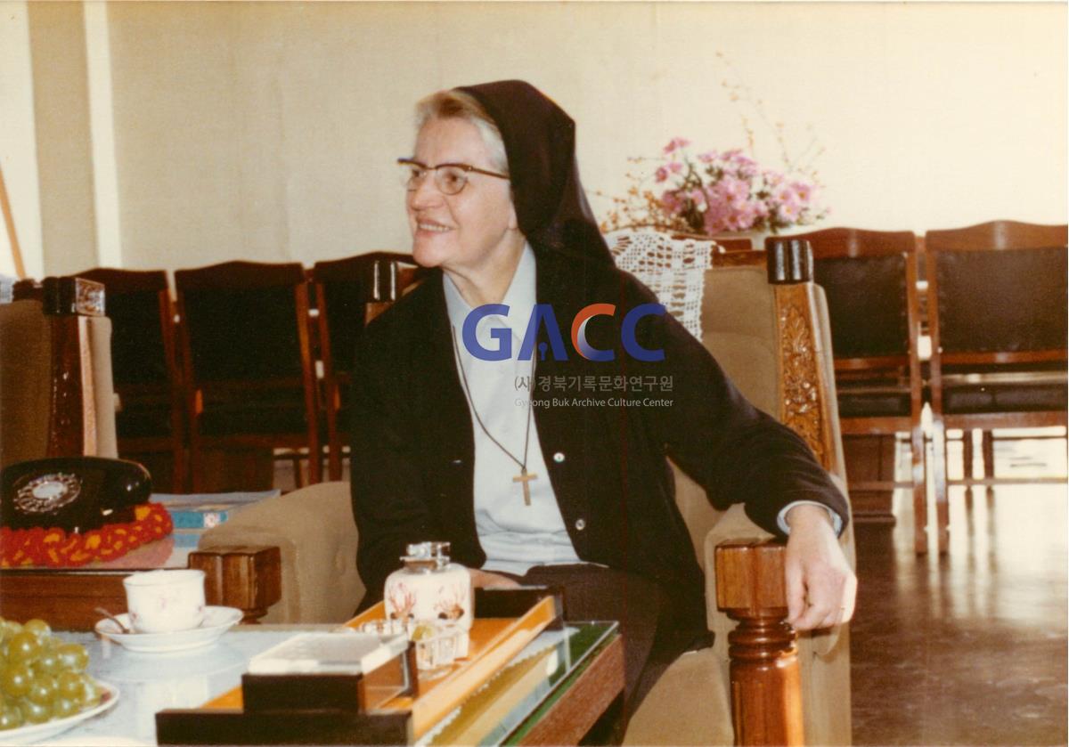 가톨릭 상지대학교 그리스도의교육수녀회 본원 부총장 수녀 룩셈부르크 관구장 크리스티앙 수녀 내교 1978년 작은그림