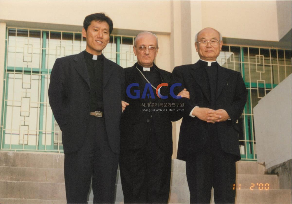 가톨릭 상지대학교 교황대사 방문 2000년 작은그림