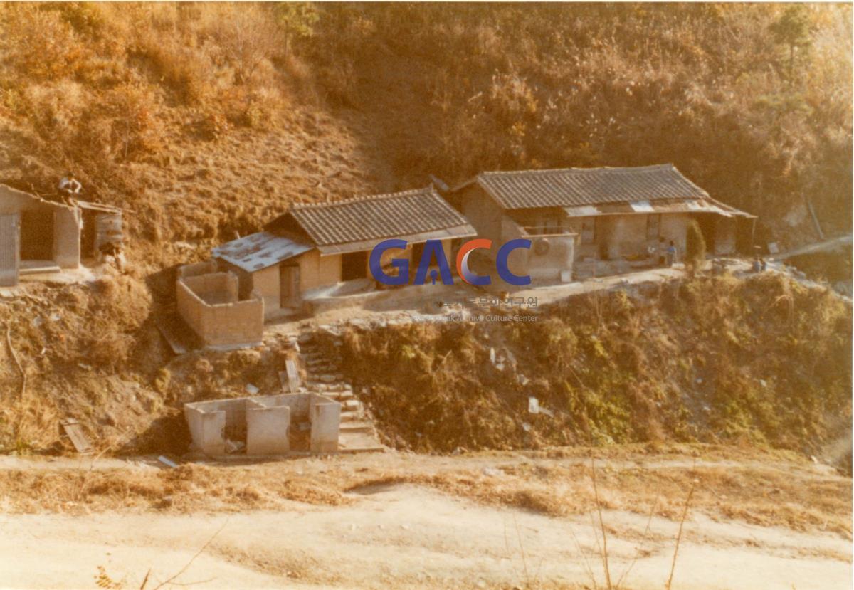 가톨릭 상지대학교 대운동장 조성 관련 사진 모음 1980년 작은그림