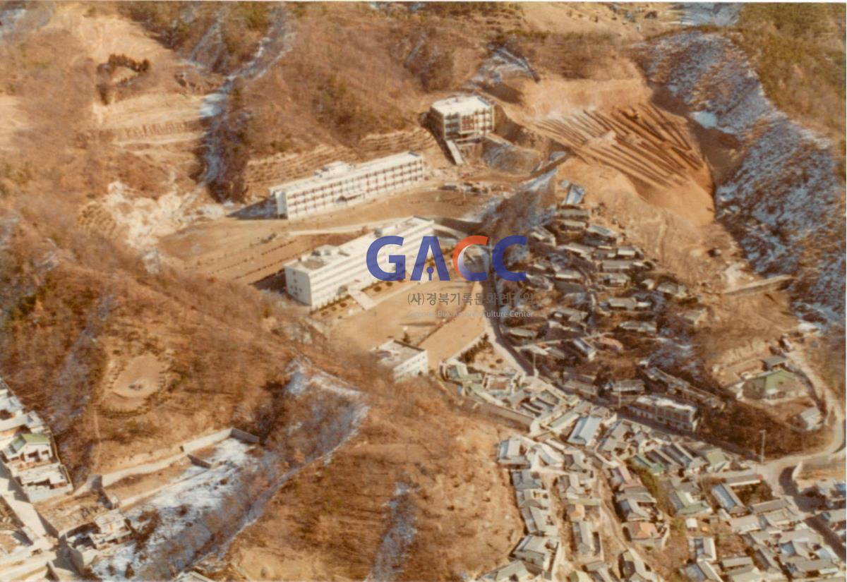 가톨릭 상지대학교 대운동장 조성 관련 사진 모음 1980년 작은그림