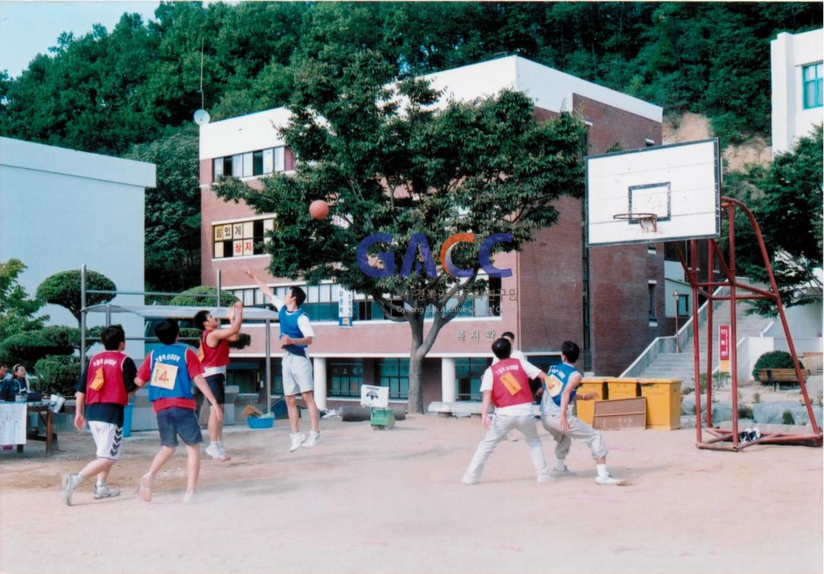 가톨릭 상지대학교 제32회 밤저골 춘계 체육대회 2001년 작은그림