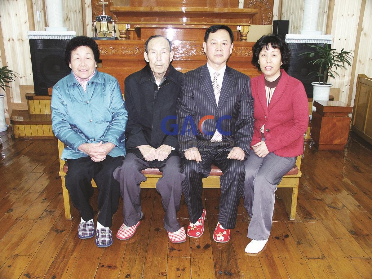 수동교회 목사 부부와 김승규 장로 부부 작은그림