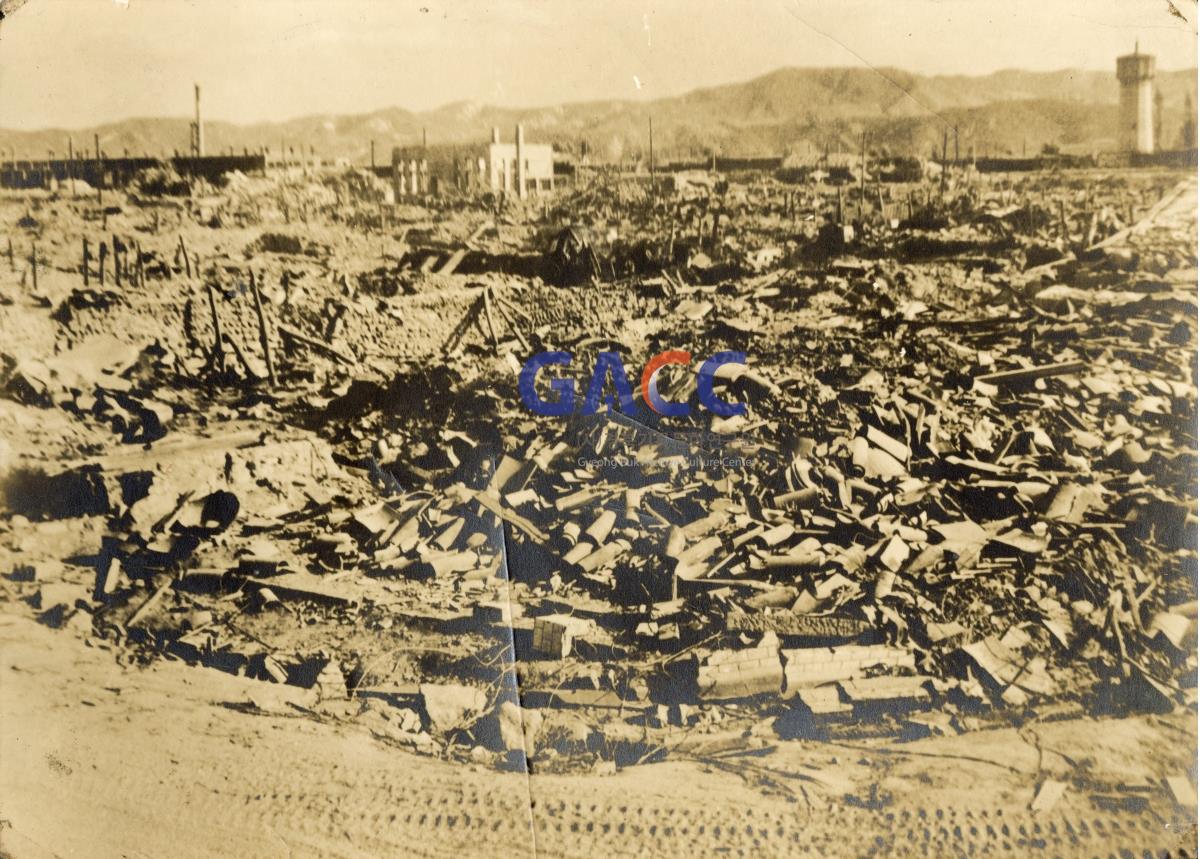 한국전쟁 당시 안동역 기관고 폐허 사진 작은그림