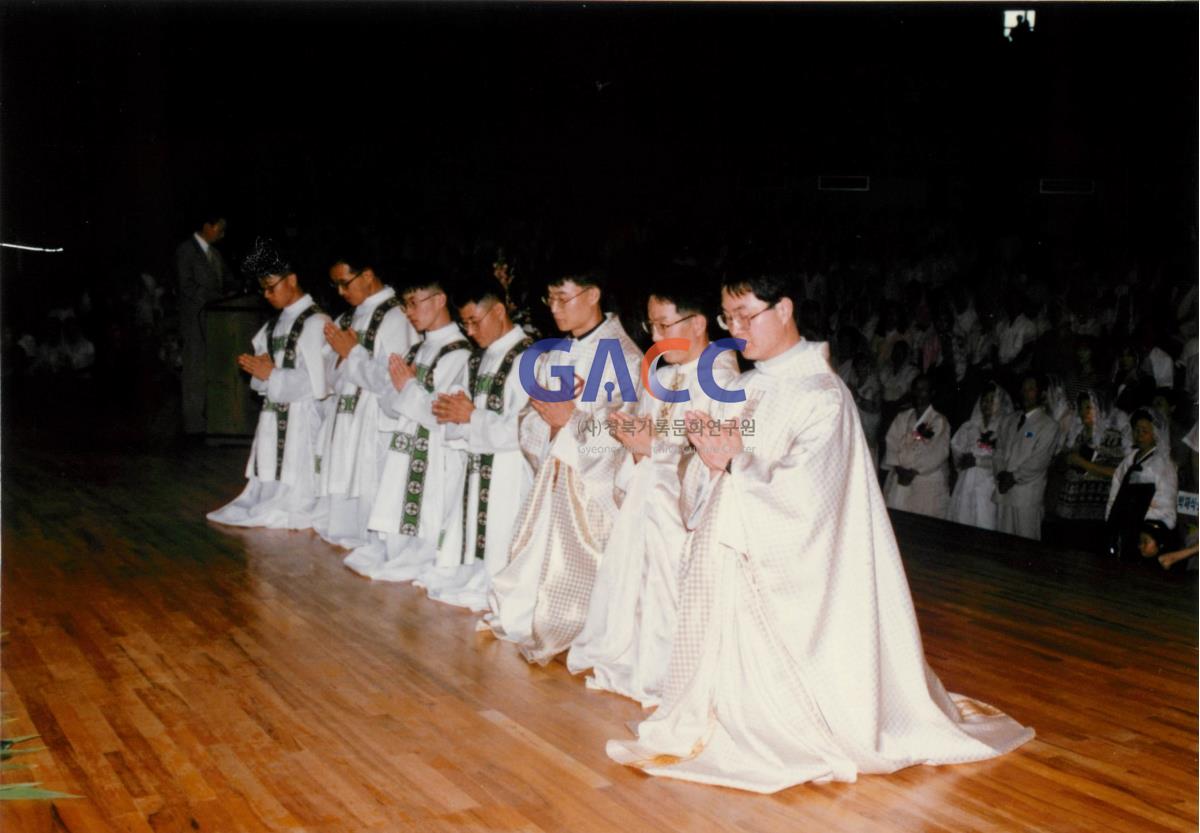 1997년 천주교 안동교구 사제 부제서품식 작은그림