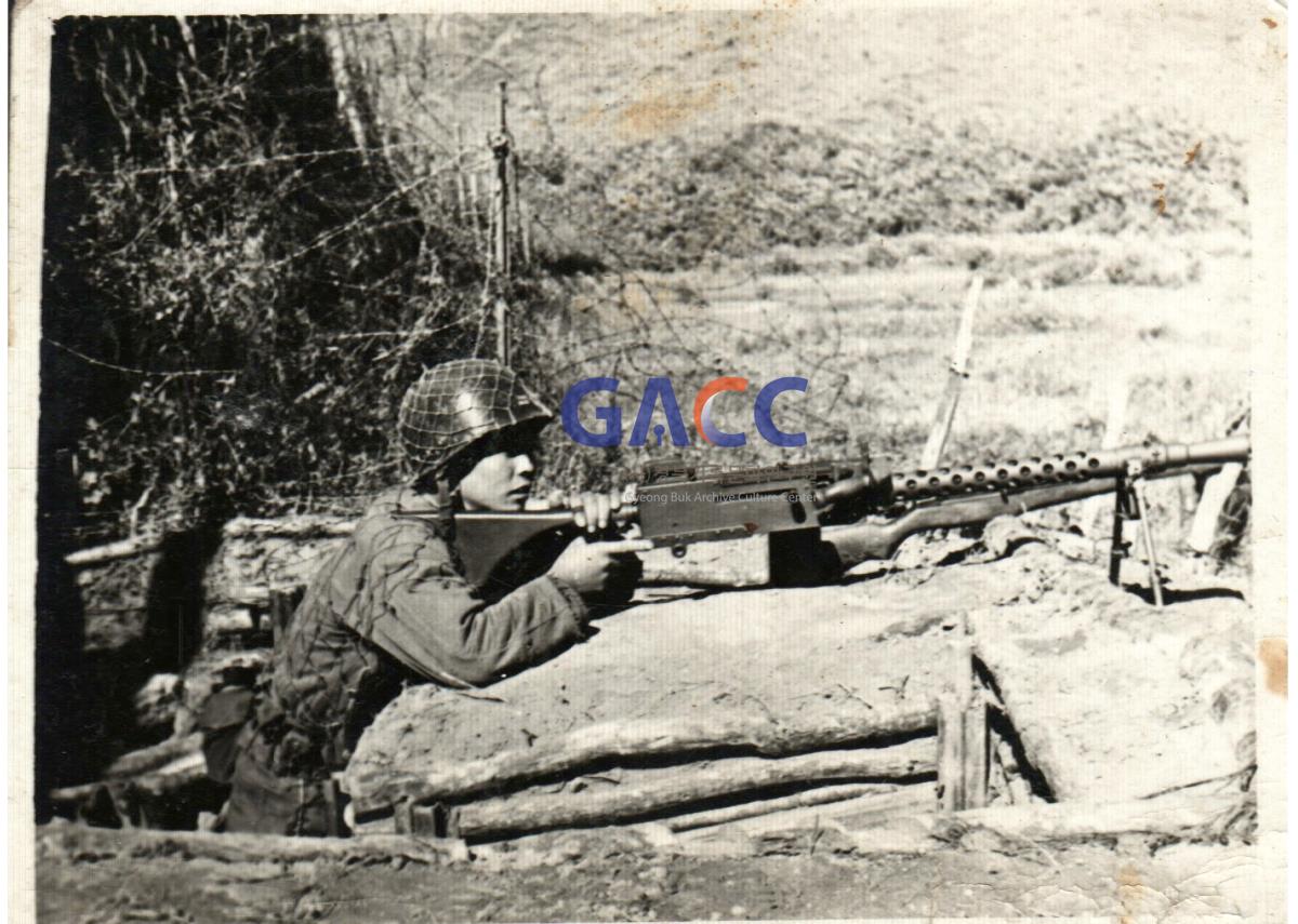 1965년 5월 김홍덕 군대시절 영천 포병대에서 작은그림