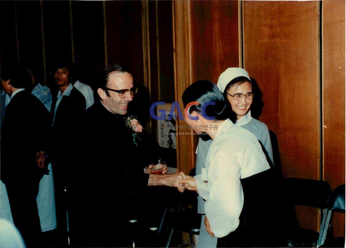 안동교구 두봉주교 나폴레옹 훈장 수장 1982년 작은그림