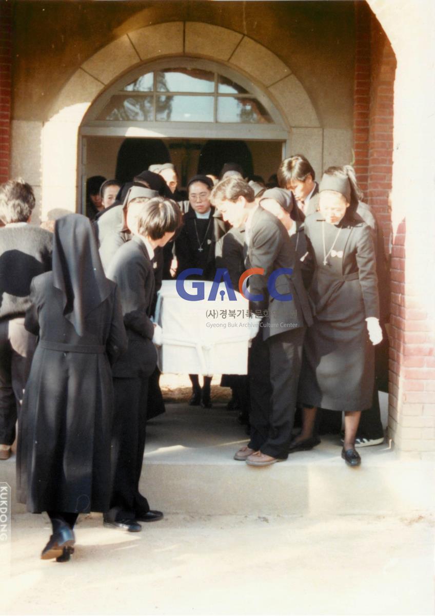 가톨릭 상지대학교 노신혜 수녀 장례식 1988년 작은그림