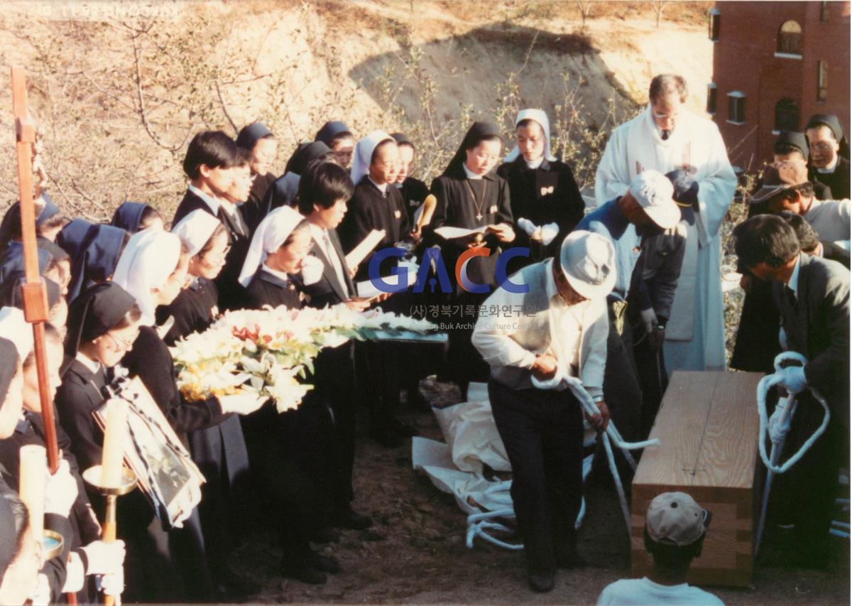 가톨릭 상지대학교 노신혜 수녀 장례식 1988년 작은그림