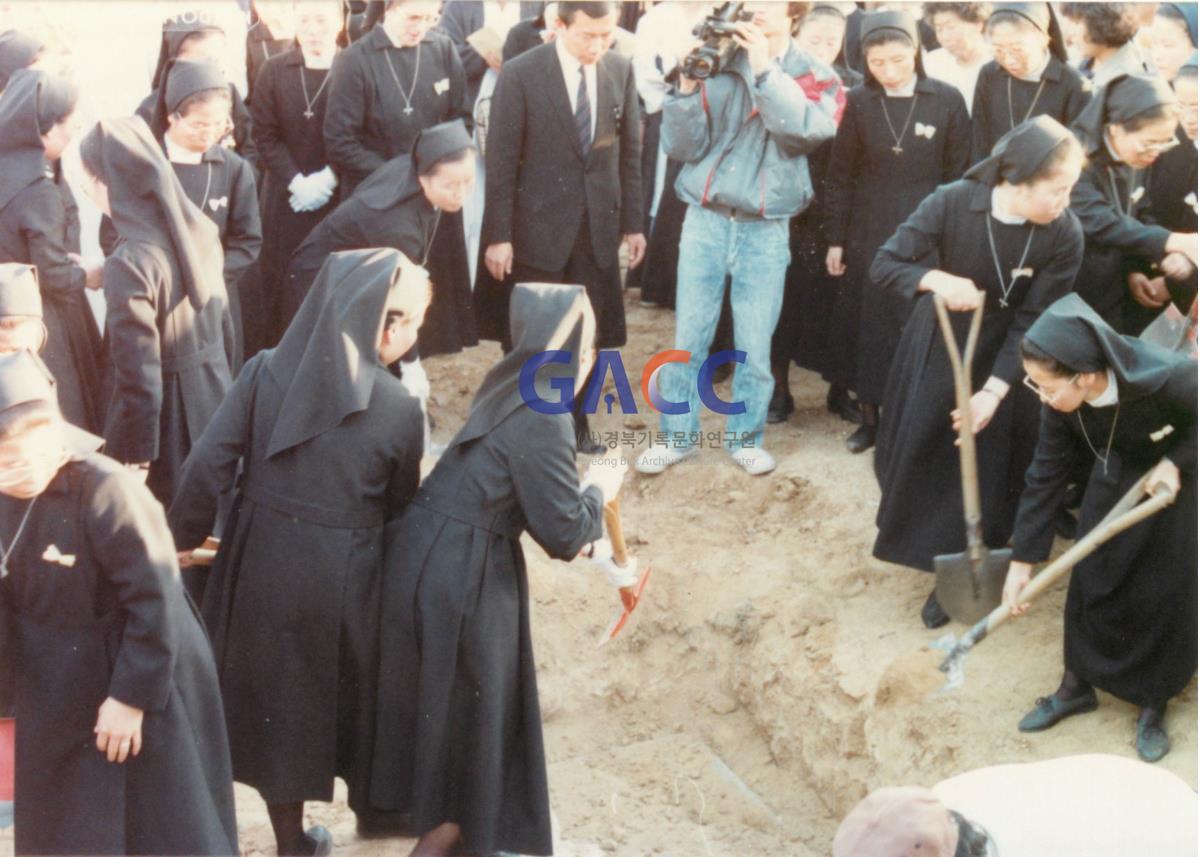 가톨릭 상지대학교 노신혜 수녀 장례식 1988년 작은그림