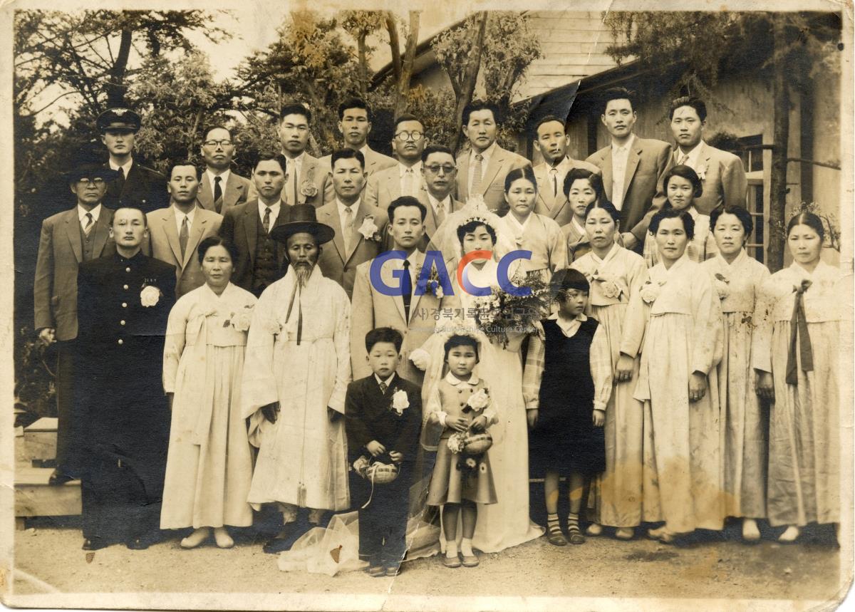 1957년 대구 (구)제일예식장 가족기념사진 작은그림